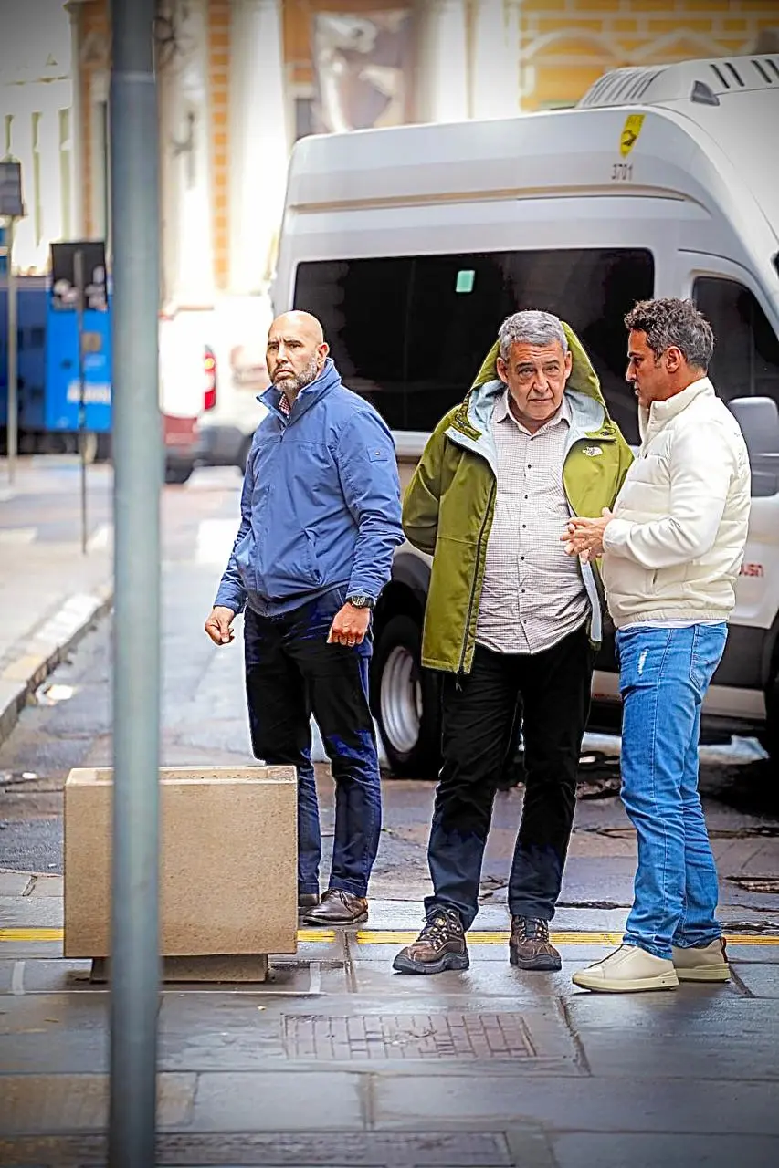 Mestre Adriano Almeida, Guarda Civil Metropolitano, atuando na segurança institucional de autoridades públicas nas ruas de Porto Alegre.